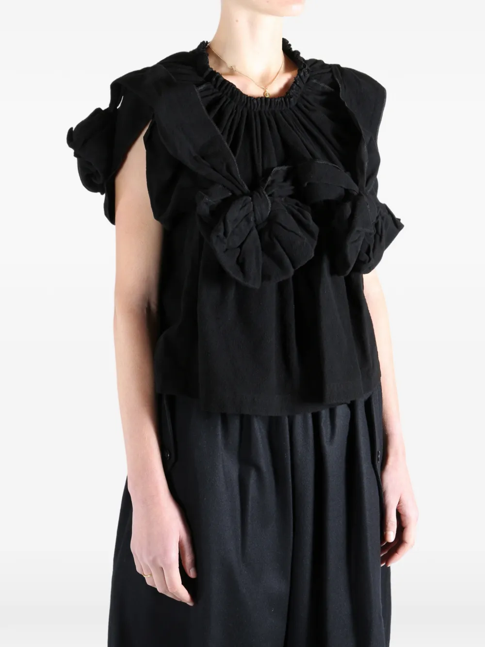 Comme Des Garçons Tao Bow-detail Top In Black