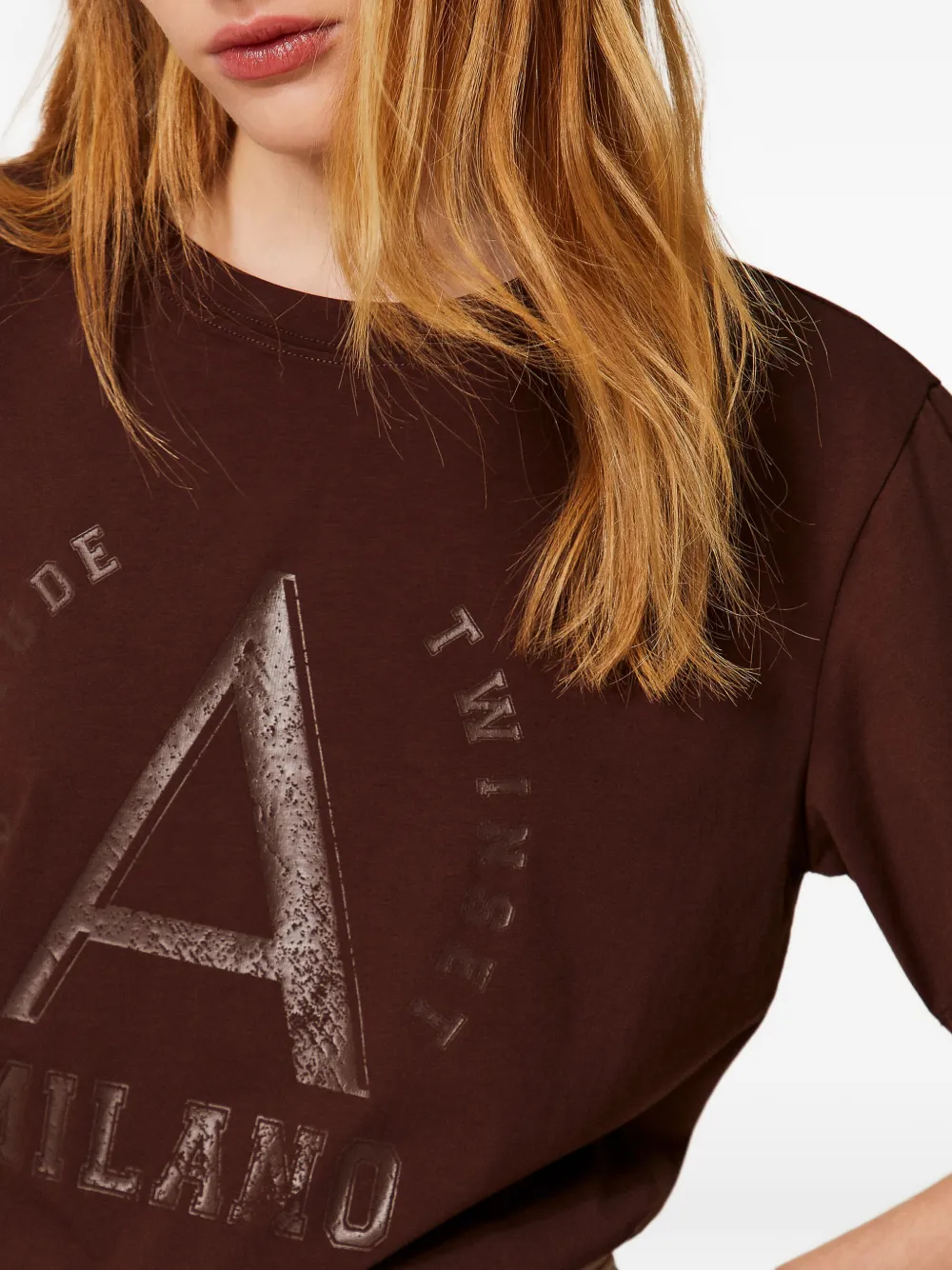 TWINSET T-shirt met gelamineerde logoprint Bruin