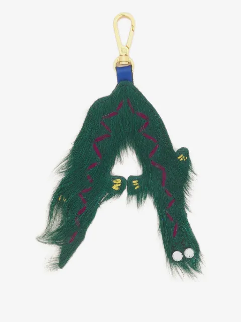 Marni Alphabet Anhänger aus langem Tierhaar