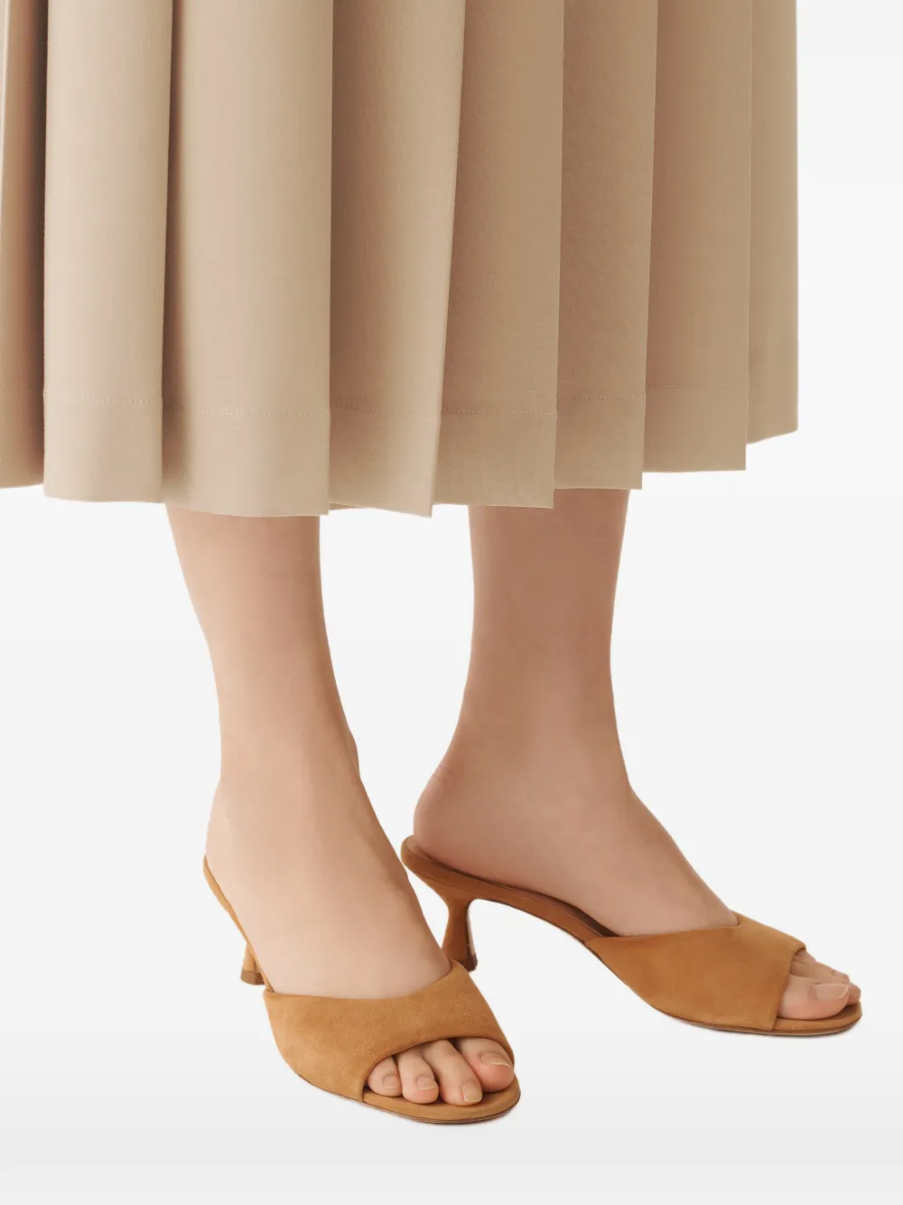 Fabiana Filippi Pumps met uitgesneden hak Bruin