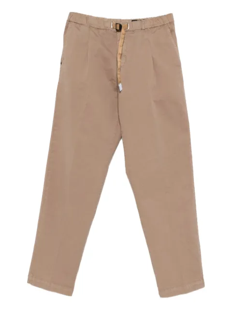 White Sand belt-fastening pleated trousers