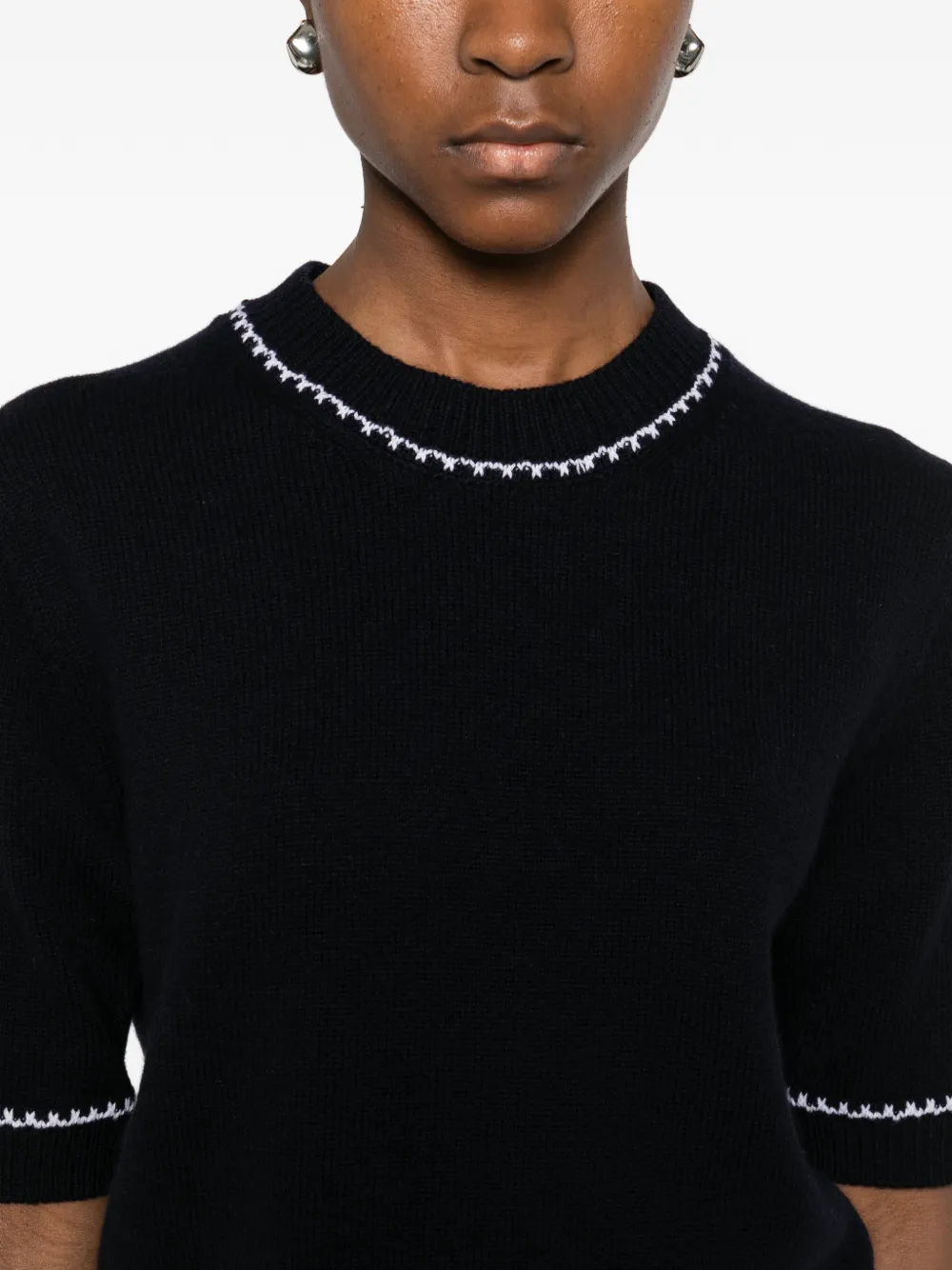 Allude Contrast-trim T-shirt In Black