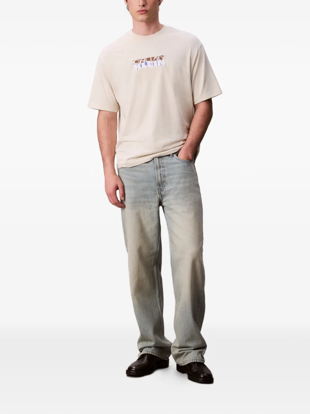 Calvin Klein logo-graphic T-shirt - Beige