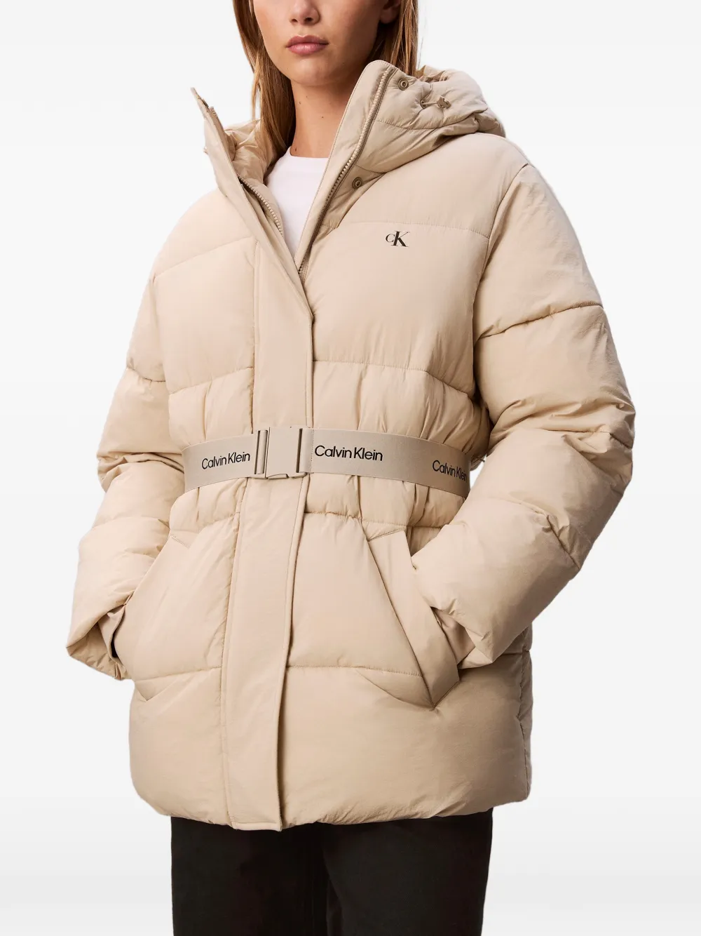 Calvin Klein chaqueta con cinturón y capucha | Chamarras capitonadas | Image 2