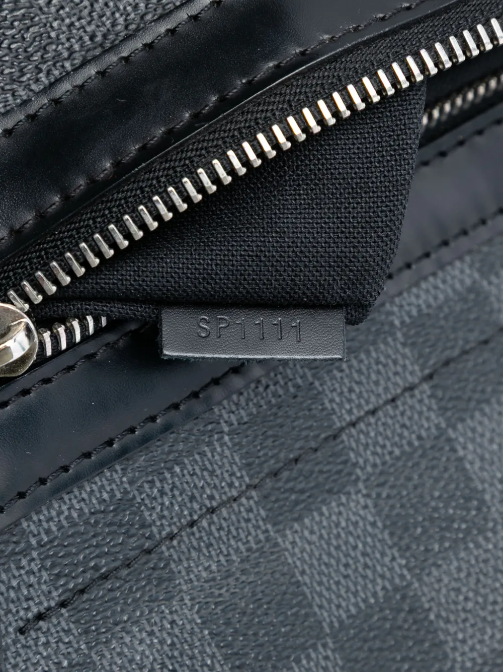 Pre-owned Louis Vuitton 2011 Damier Graphite Daniel Mm Crossbody Bag In Black