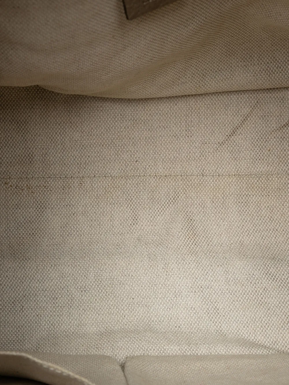 Pre-owned Gucci 2016-2025 Medium Metallic Leather Soho Chain Tote Bag In Gold