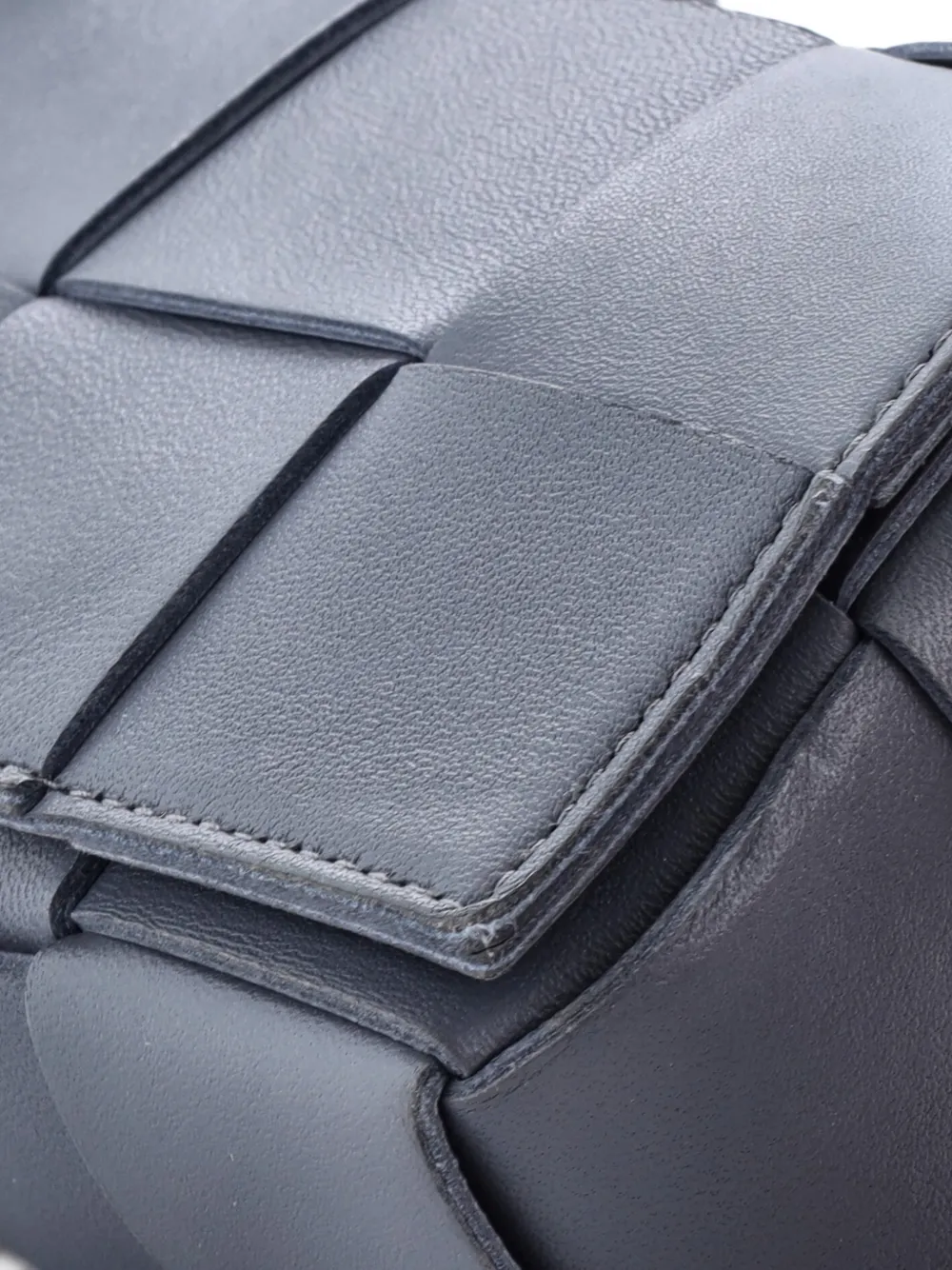 BOTTEGA VENETA Pre-owned Cassette Maxi Intrecciato Leather Candy Crossbody Bag In Gray