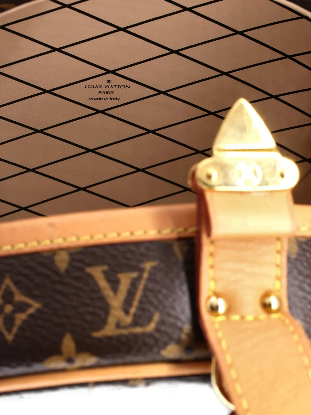 LOUIS VUITTON Pre-owned Petite Boite Chapeau Bag Monogram Canvas Crossbody Bag In Brown