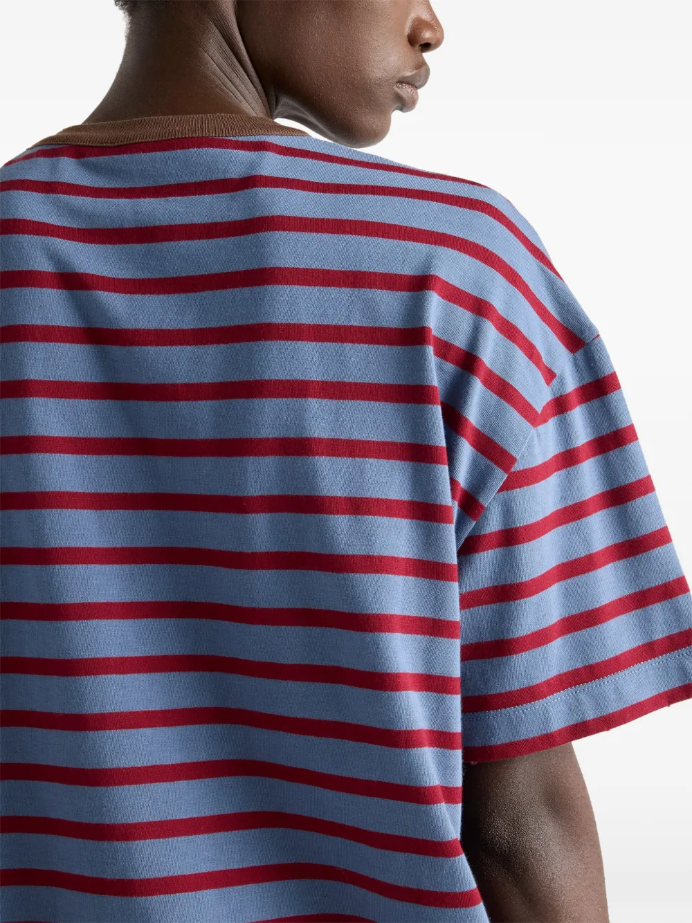 Prada Gestreept T-shirt met opgestike zak Blauw