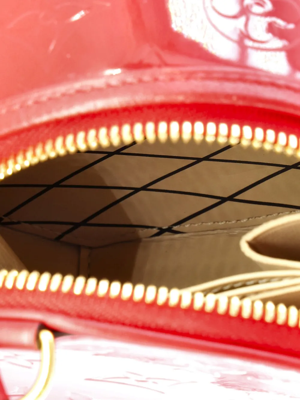 Pre-owned Louis Vuitton Mini Boite Chapeau Bag Monogram Vernis Crossbody Bag In Red