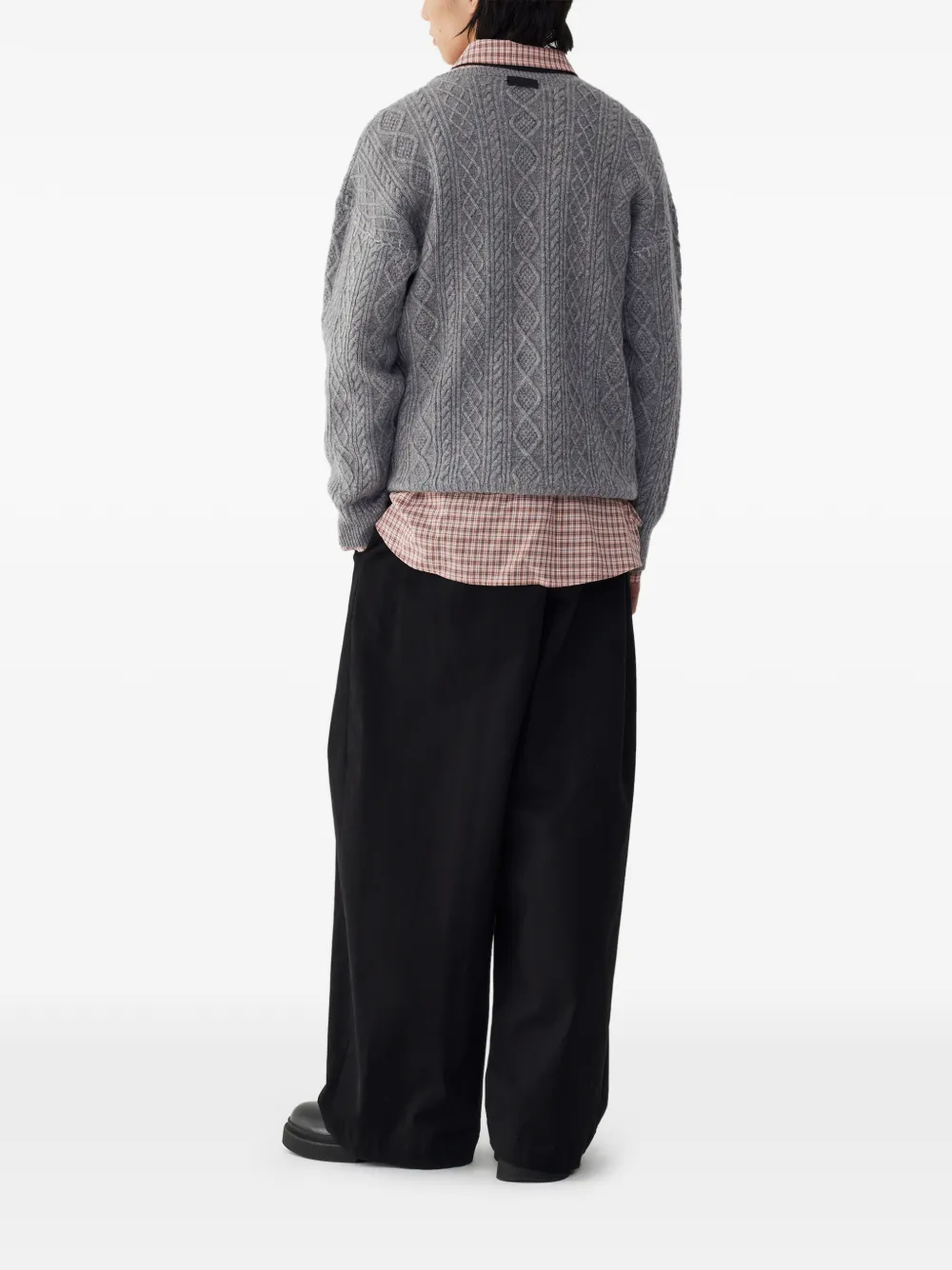 STUDIO TOMBOY cable knit v-neck sweater - Grijs