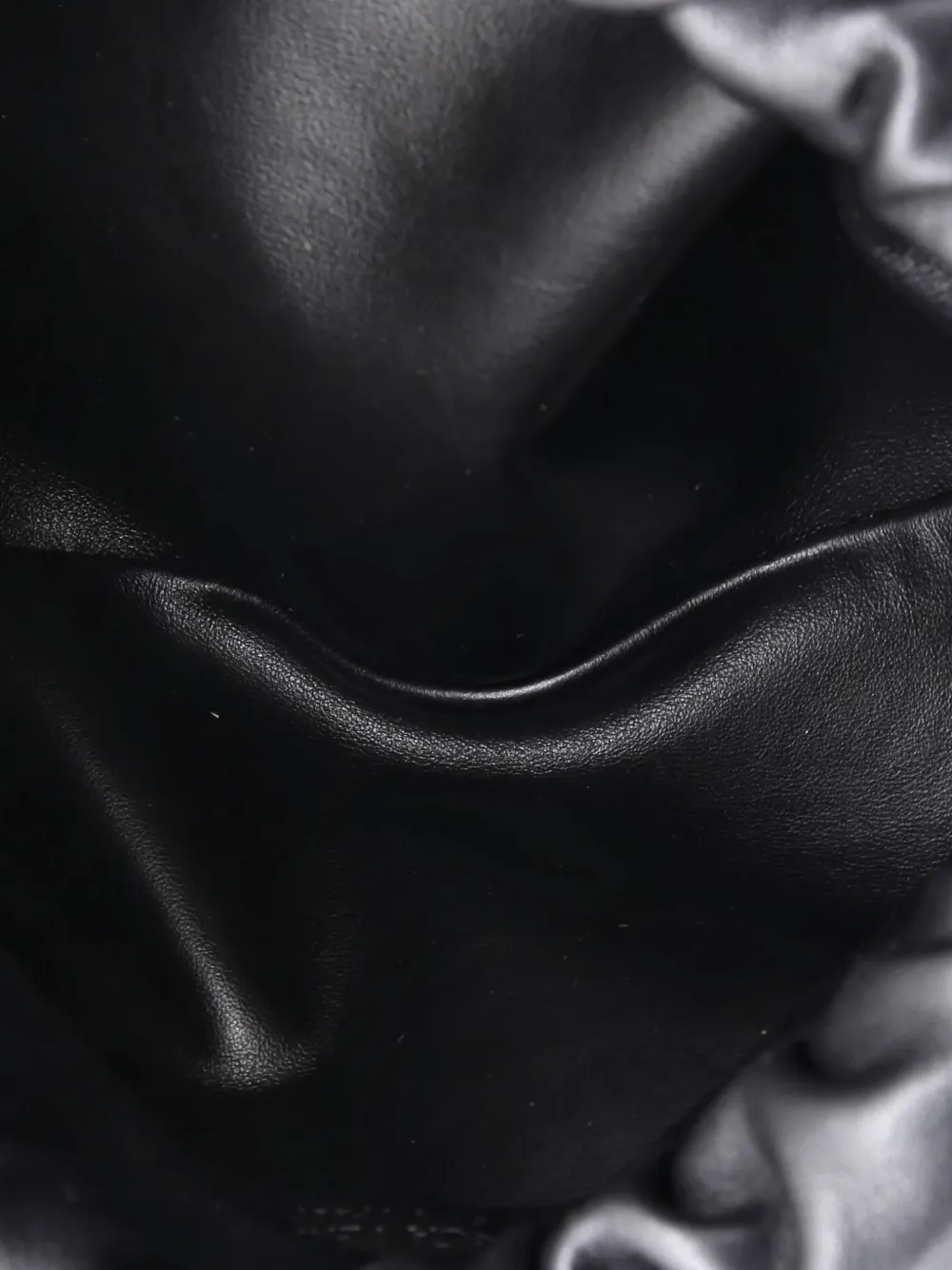 Pre-owned Bottega Veneta The Chain Pouch Leather Shoulder Bag In Black