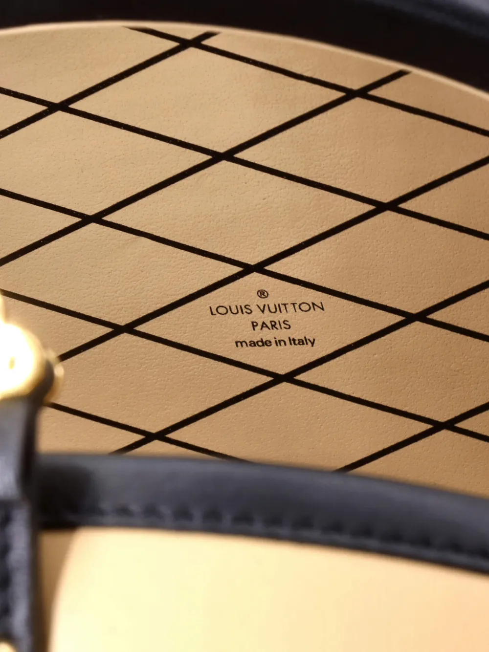 LOUIS VUITTON Pre-owned Petite Boite Chapeau Bag Calfskin Shoulder Bag In Black