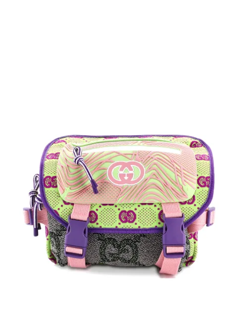 Gucci Pre-Owned mochila con hebilla en el pecho y cprreas con motovo GG de tela y goma 