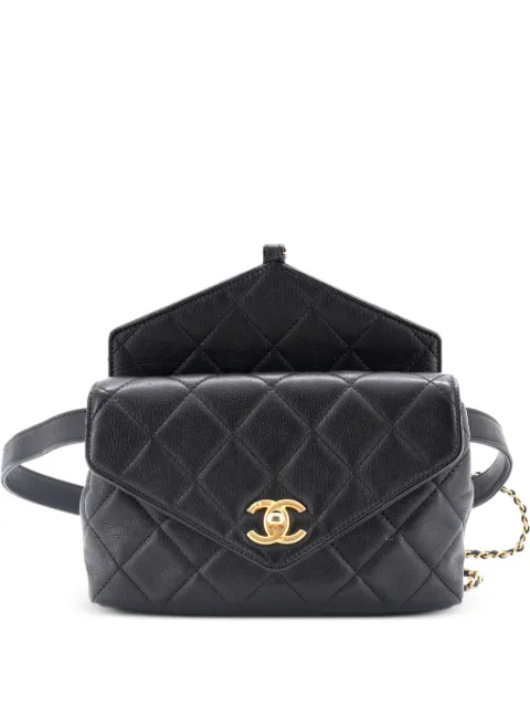 CHANEL Pre-Owned cangurera Flap de piel de becerro capitonada con cadena