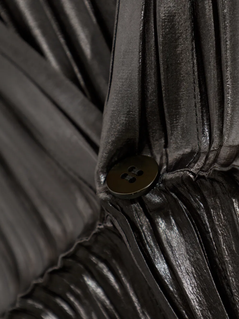 Issey Miyake Geplooide top met knopen Grijs