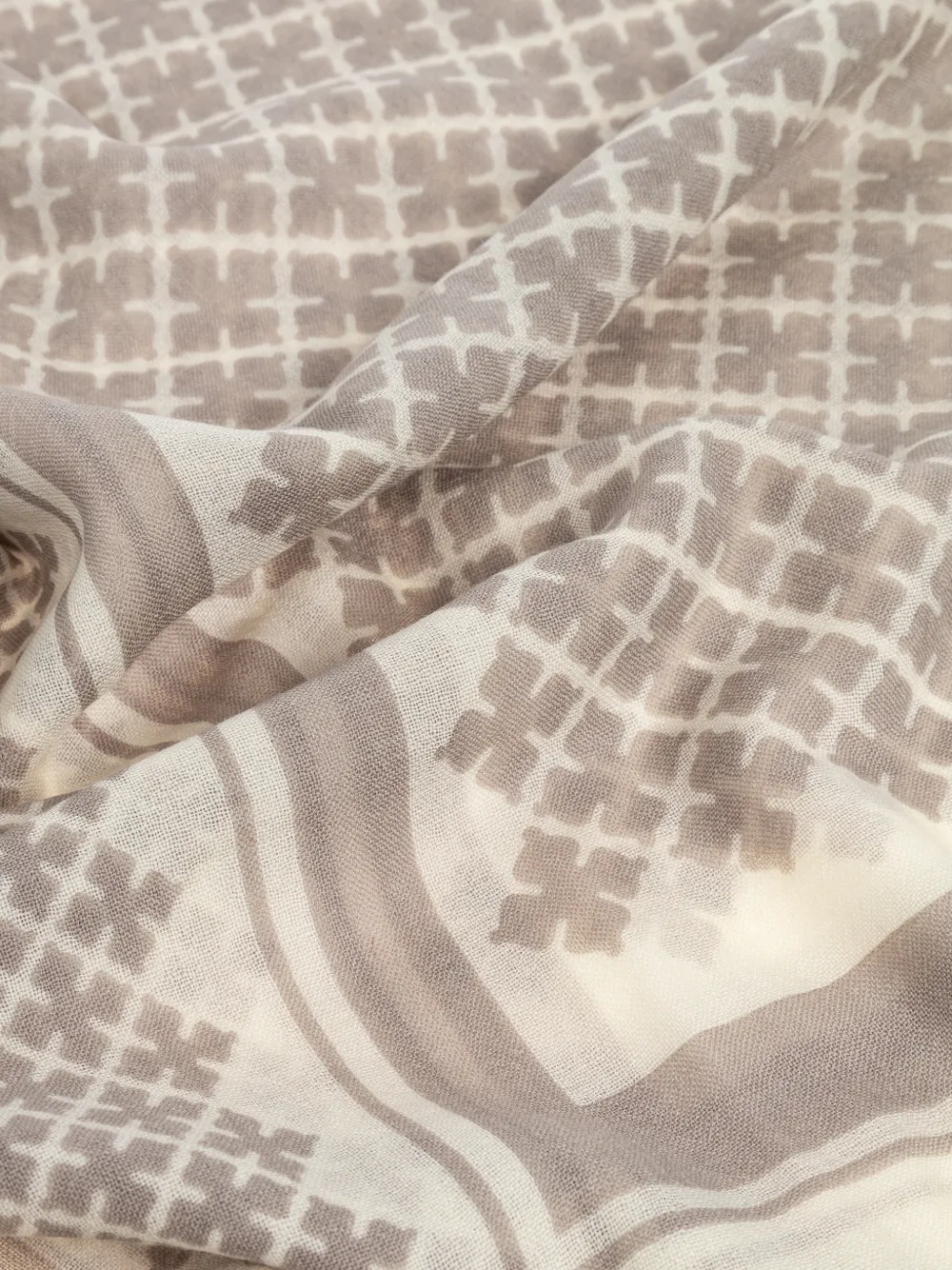 By Malene Birger Sjaal met geometrische print Beige
