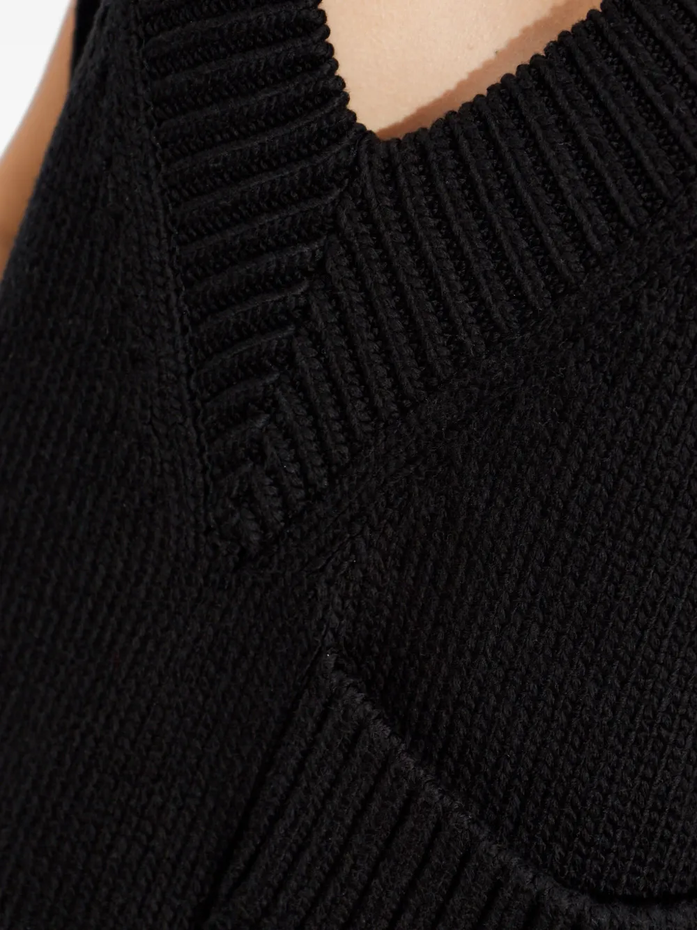 Issey Miyake Breeze V-neck Vest In Black