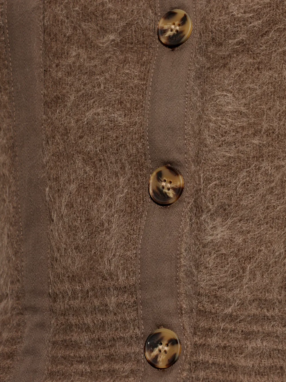 By Malene Birger Pernille vest met vlakken en knopen Bruin