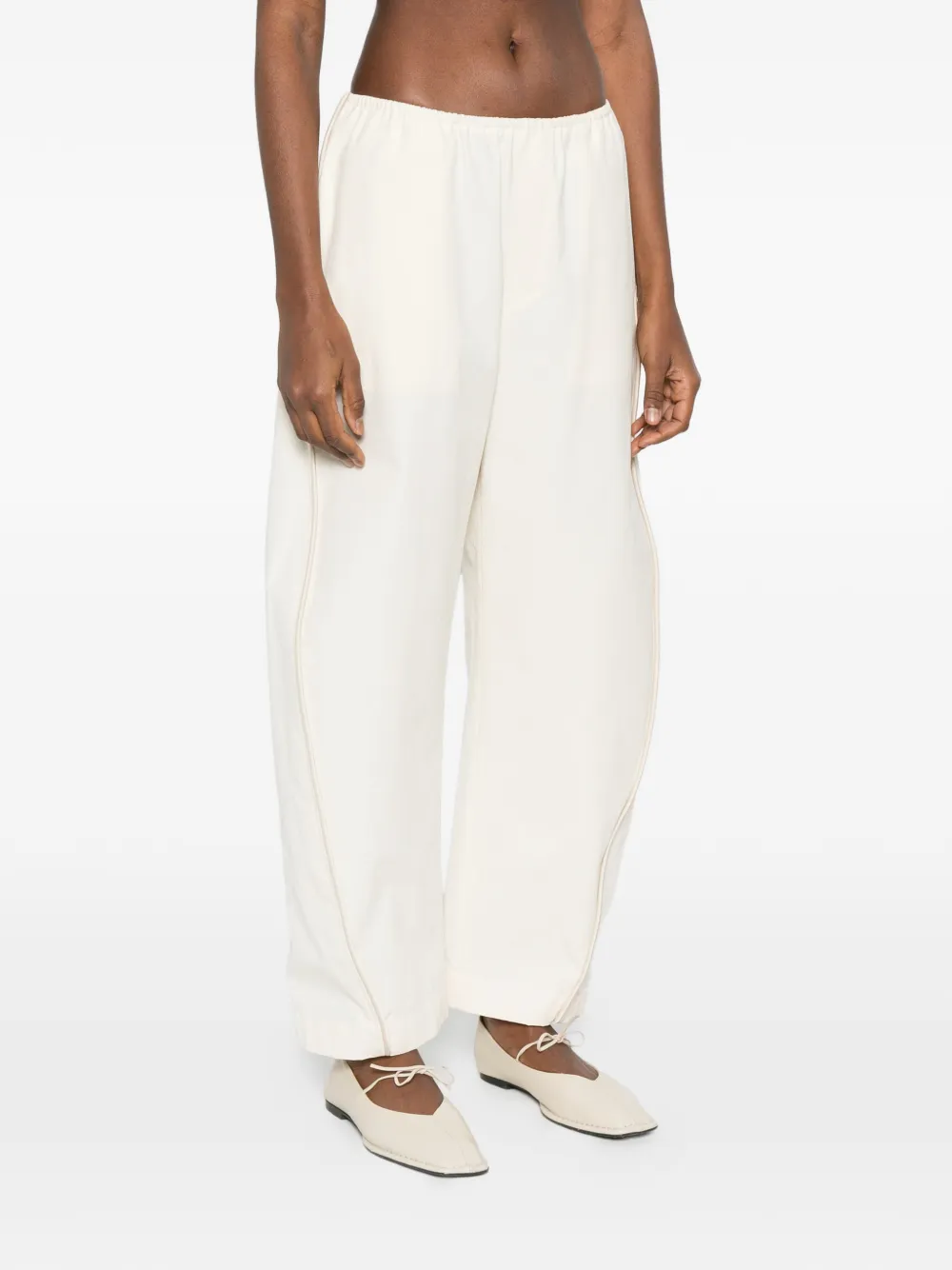 Nanushka Broek met elastische taille Beige