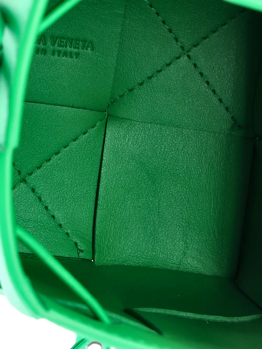 Pre-owned Bottega Veneta Cassette Maxi Intrecciato Leather Mini Bucket Bag In Green