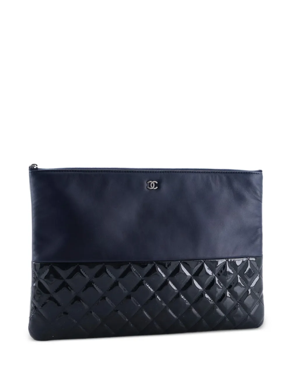 CHANEL Pre-Owned O Case Lambskin and Quilted Patent Large clutch bag - Blu