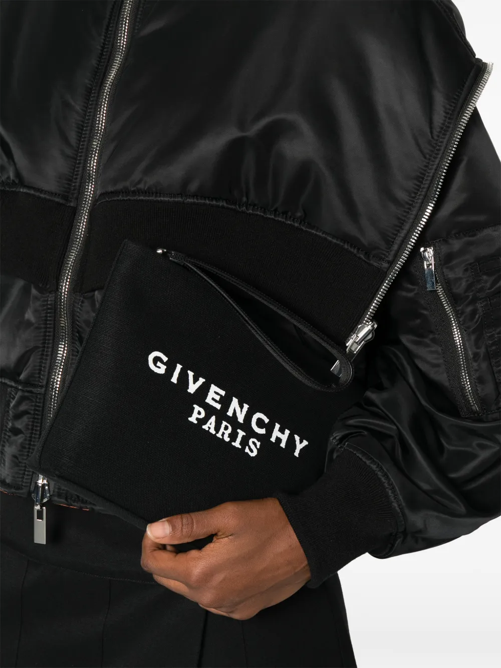 Givenchy logo-lettering clutch bag - Zwart