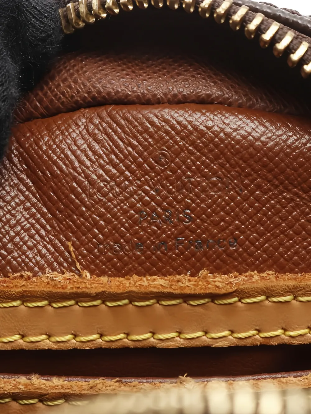 LOUIS VUITTON Pre-owned 2001 Blois Monogram Shoulder Bag In Brown