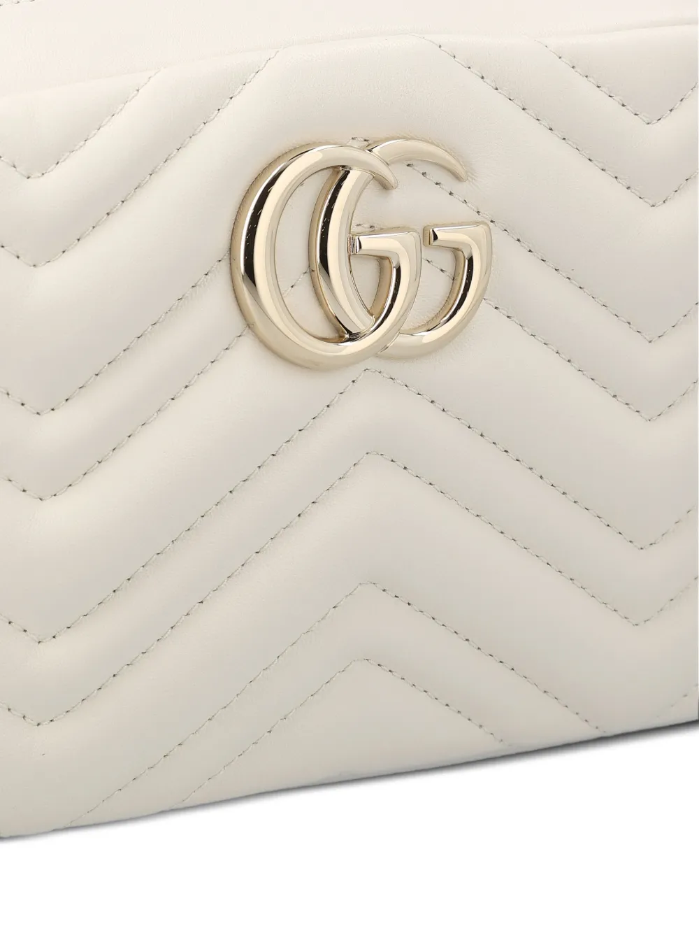 Gucci GG Marmont kleine schoudertas met chevron streep Beige
