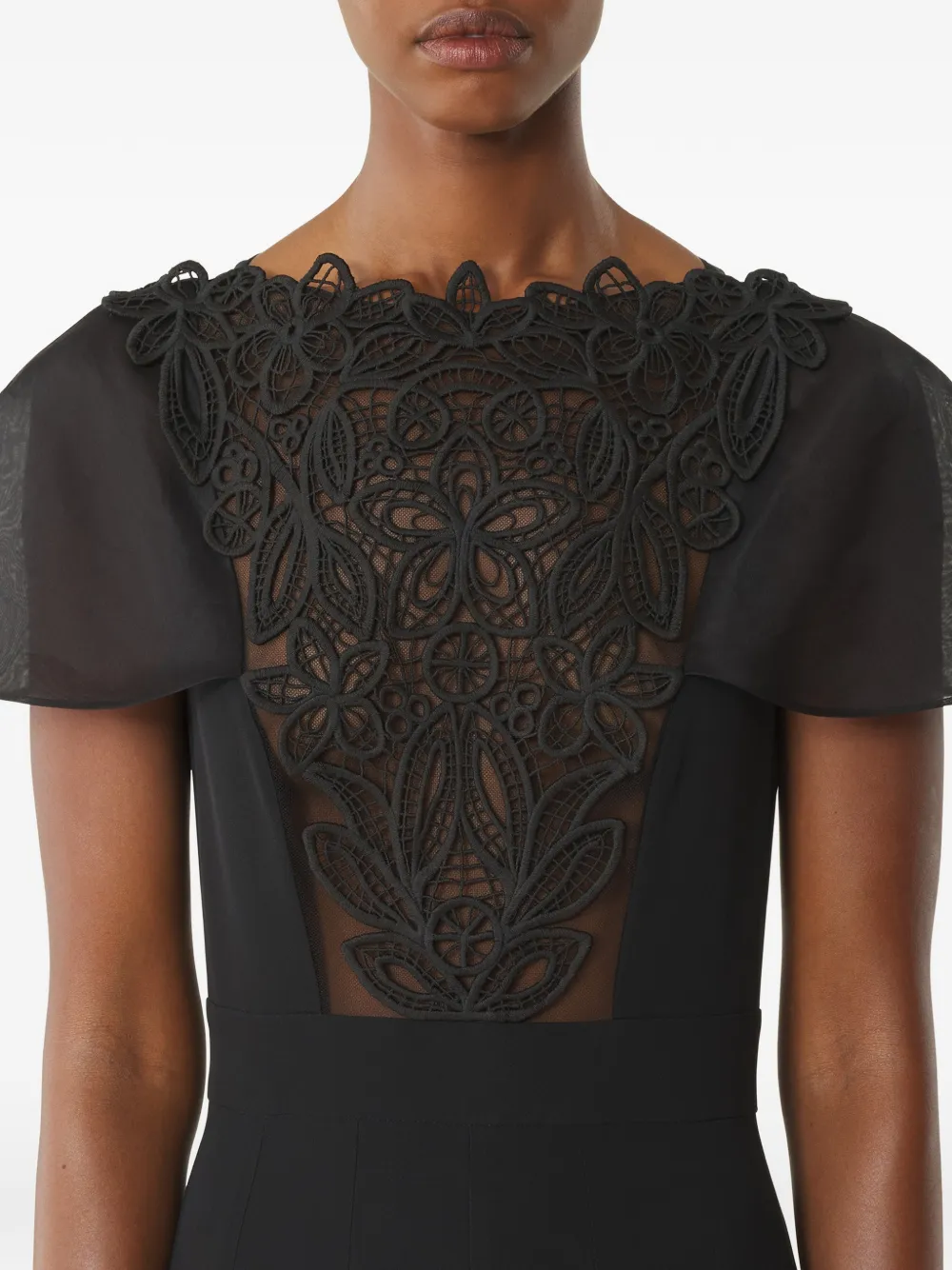 lace-detail pleated maxi dress