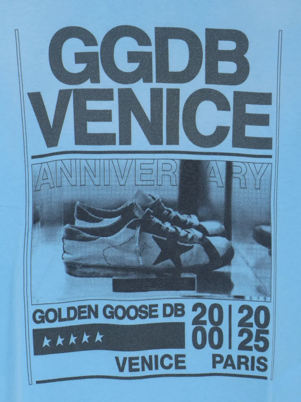 Golden Goose T-shirt in lichtblauwe katoenen jersey met grafische print
