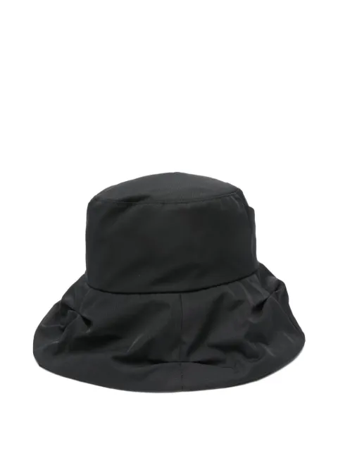 Y's black bucket hat