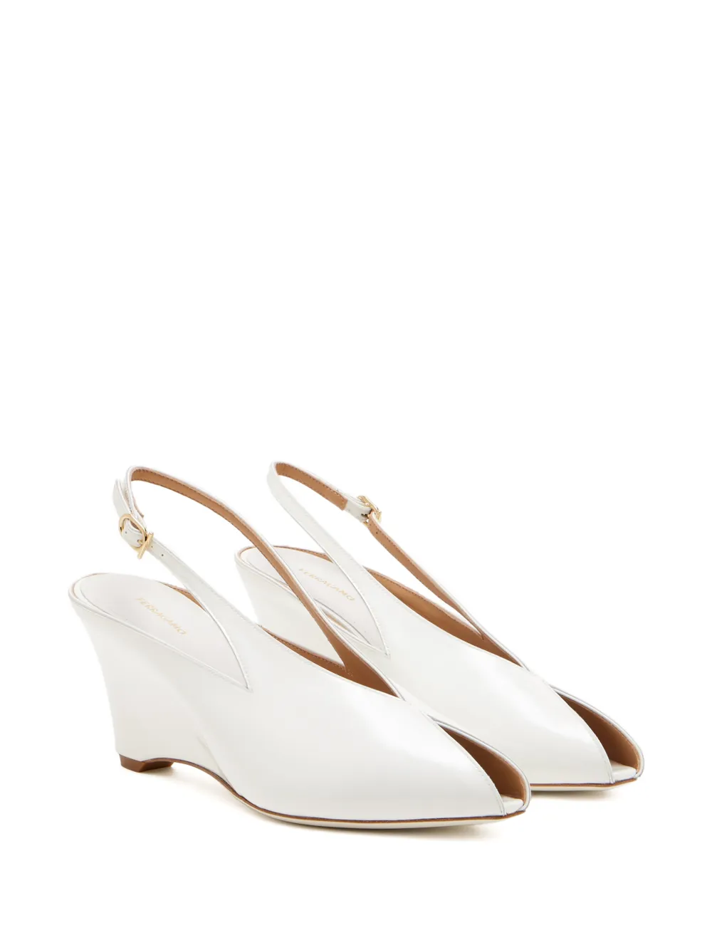 Ferragamo 70 mm slingback pumps met open neus Beige