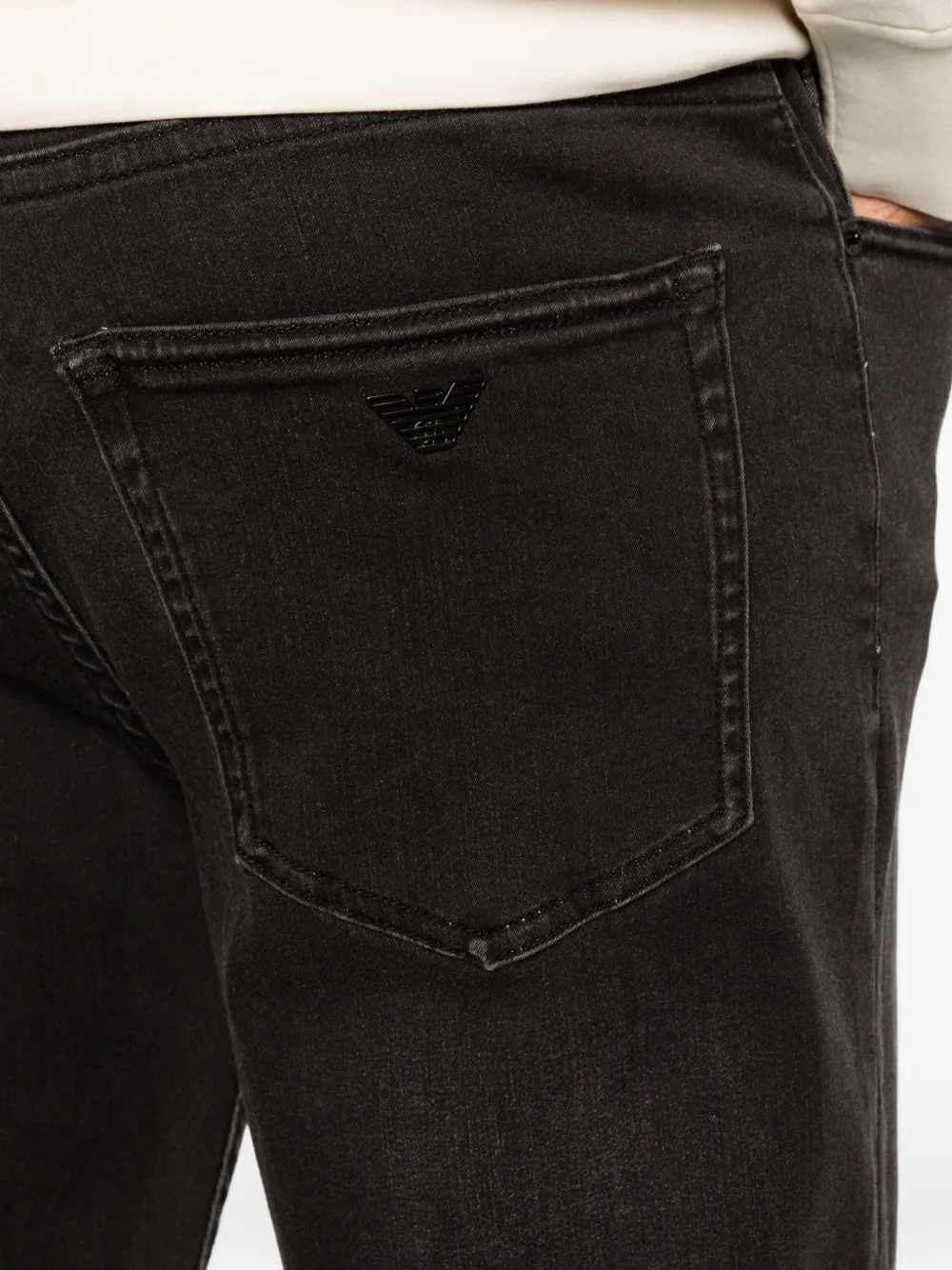 Emporio Armani Straight jeans met logoplakkaat Grijs