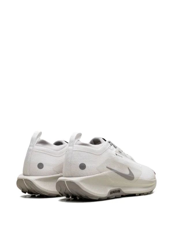 Nike Pegasus Trail 5 Gore-Tex SP スニーカー | ホワイト | FARFETCH JP