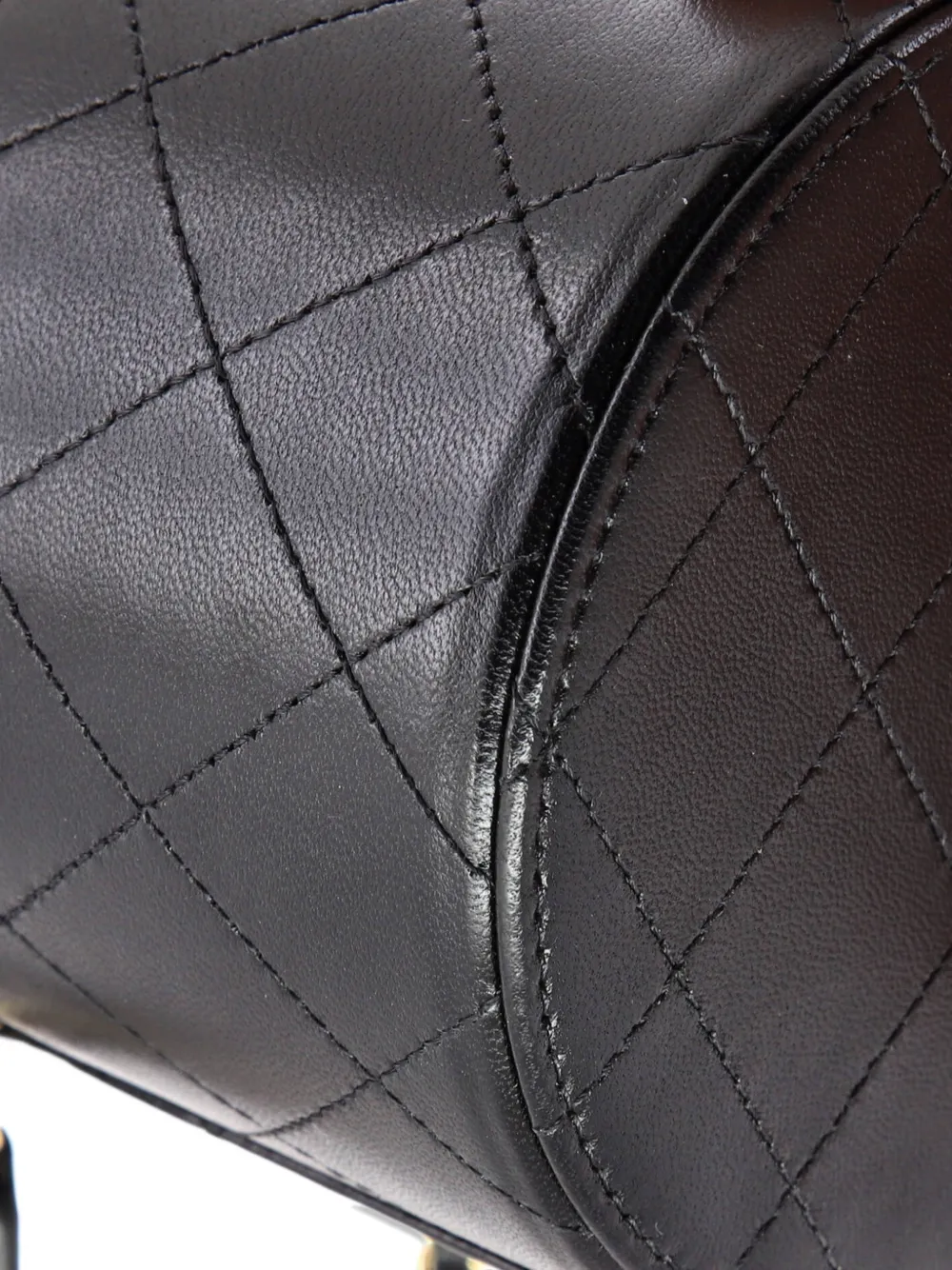 Pre-owned Chanel Cc Round Vanity Case With Chain Quilted Lambskin Mini Clutch Bag In Black