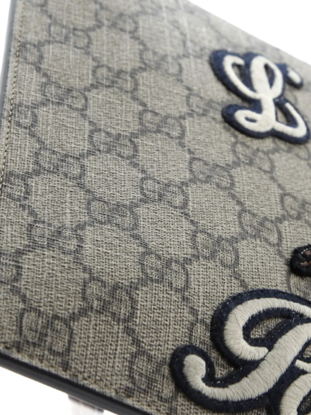 Pre-owned Gucci Zipped Pouch Leather With Applique Large Clutch Bag In Brown