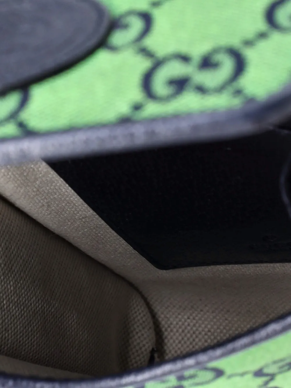 Pre-owned Gucci Phone Flap Multicolor Gg Canvas Mini Crossbody Bag In Blue