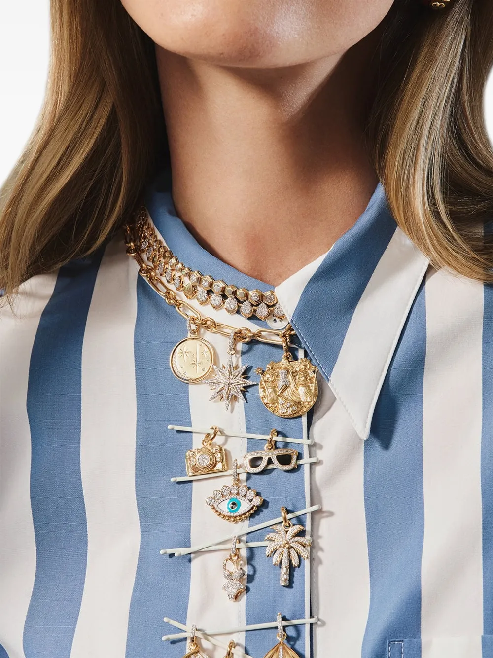 Sara Weinstock 18K yellow gold SW diamond charm | Image 2