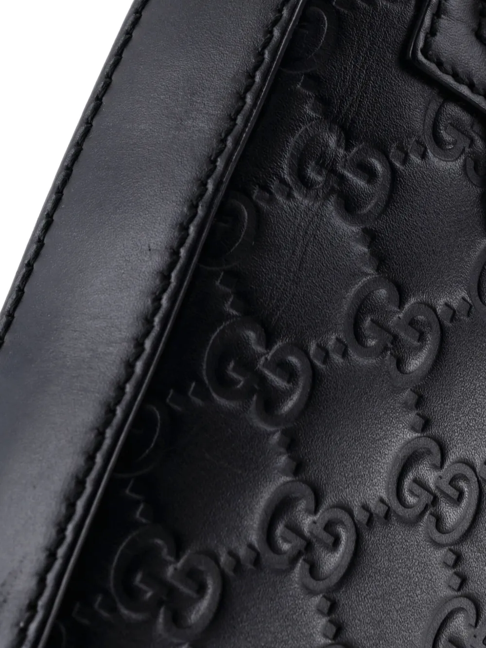 GUCCI Pre-owned Signature Zip Messenger Bag Ssima Leather Small Crossbody Bag In Black