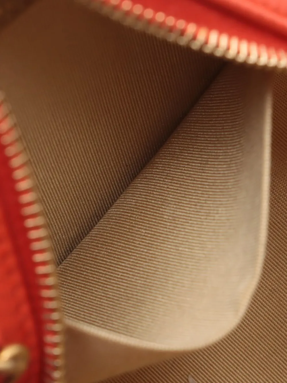 CHANEL Pre-owned 2019 Cc Quilted Lambskin Pearl Crush Round Clutch With Chain Crossbody Bag In Orange