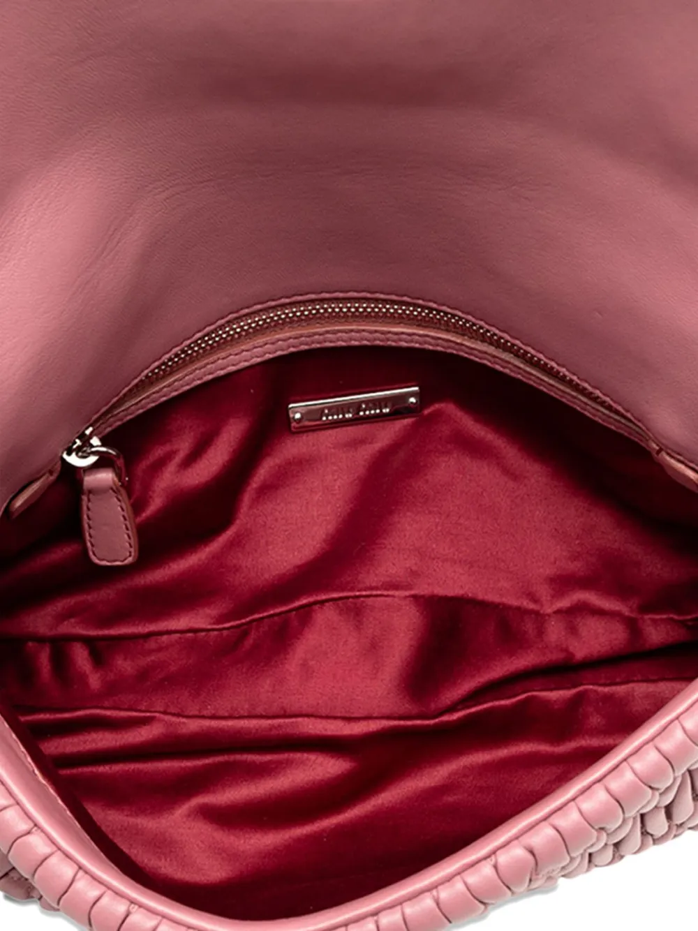 Miu Miu Pre-Owned 2010-2025 Matelasse Nappa Crystal Chain satchel | Estilos de archivo | Image 2