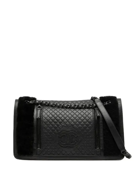 CHANEL Pre-Owned stor CC skuldertaske i quiltet lammeskind og rulam med flaplukning fra 2012-2013