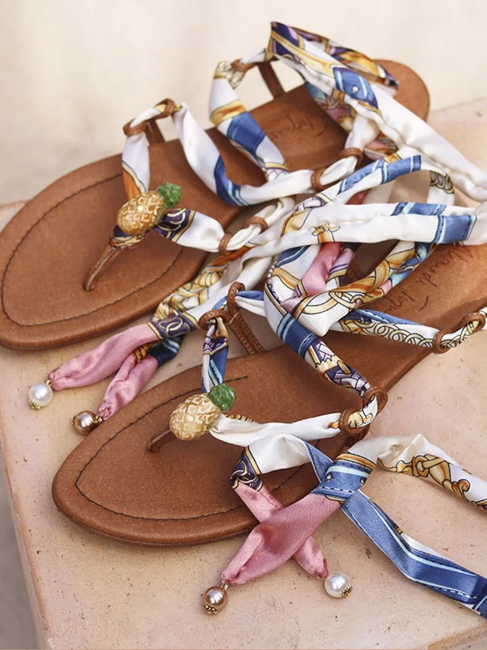 Alameda Turquesa Jasmine Pineapple Scarf Sandals In White