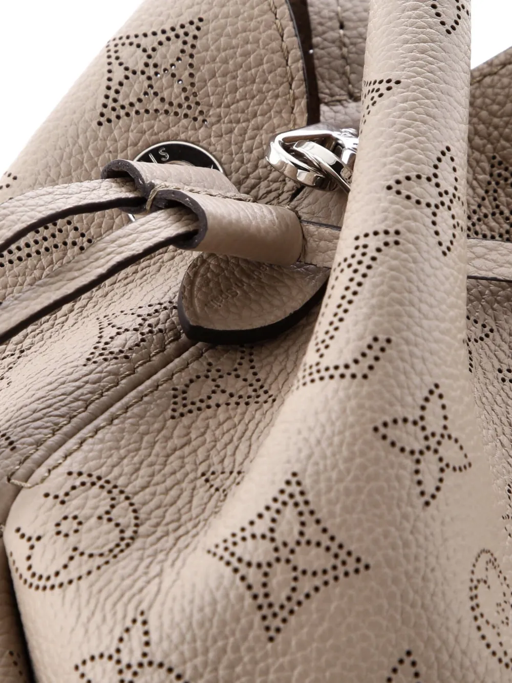 LOUIS VUITTON Pre-owned Bella Mahina Leather Bucket Bag In Neutral