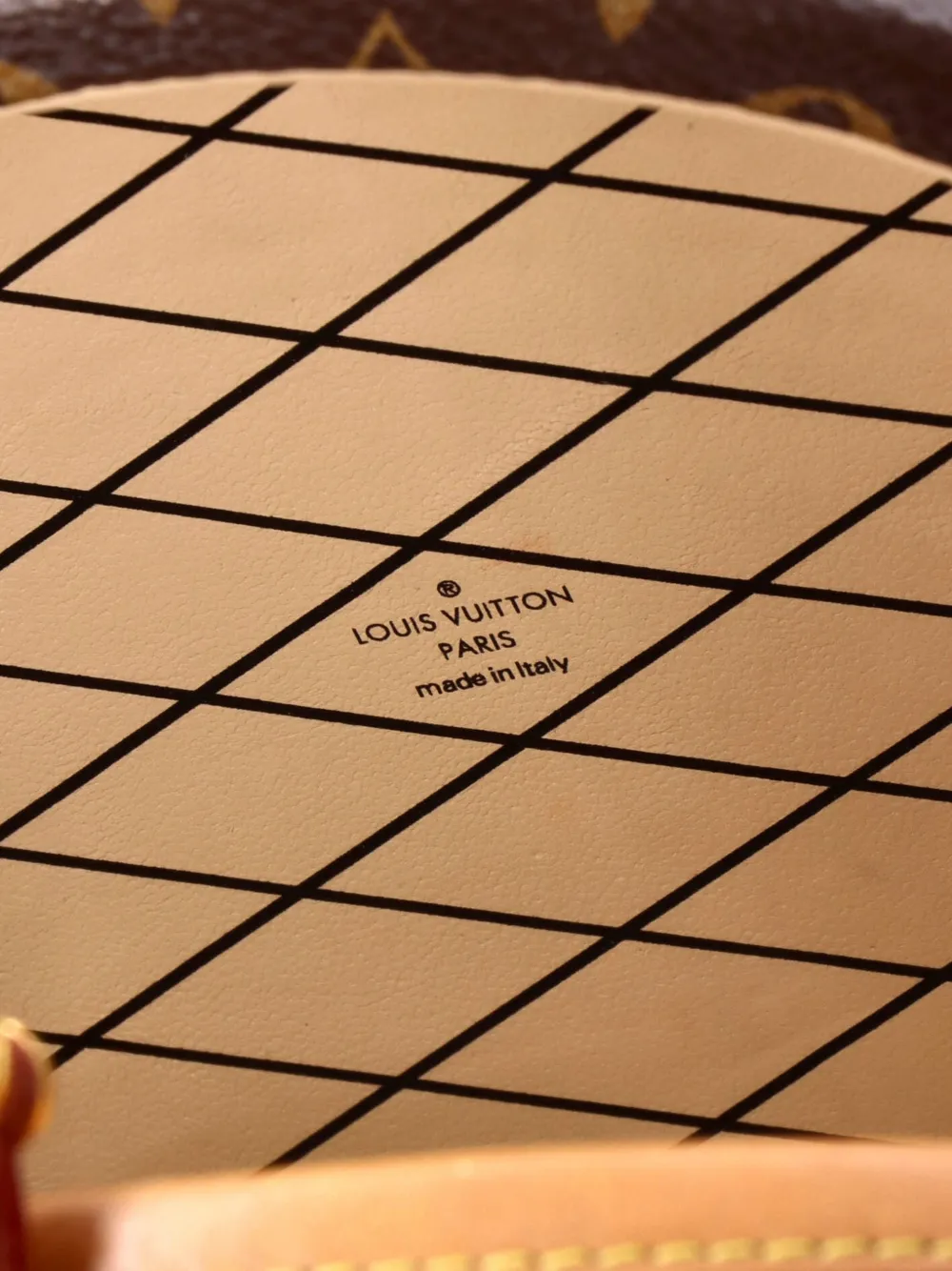 Pre-owned Louis Vuitton Petite Boite Chapeau Bag Monogram Canvas Crossbody Bag In Brown