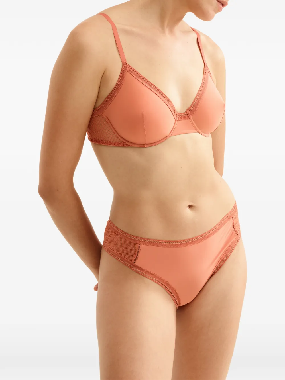 ERES Evanscent string Roze