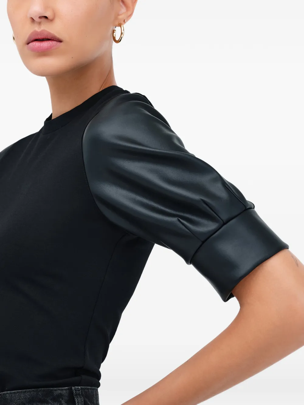 Marcella Trove top met pofmouwen Zwart