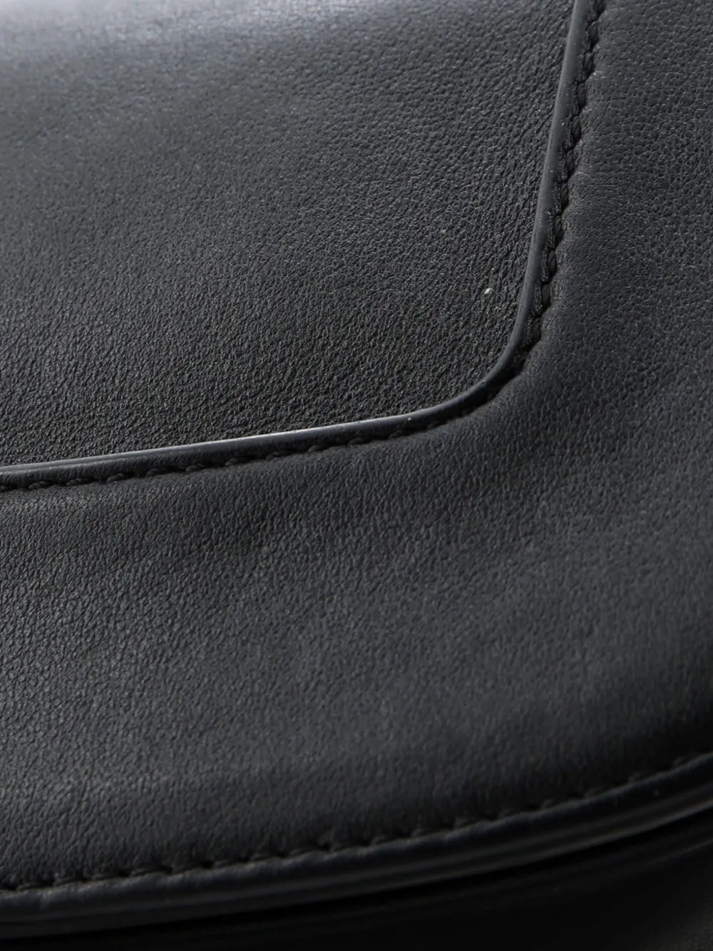 VALENTINO GARAVANI Pre-owned Supervee Leather Small Crossbody Bag In Black