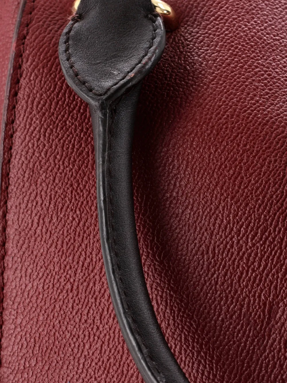 BURBERRY Pre-owned Buckle Leather Medium Tote Bag In Red